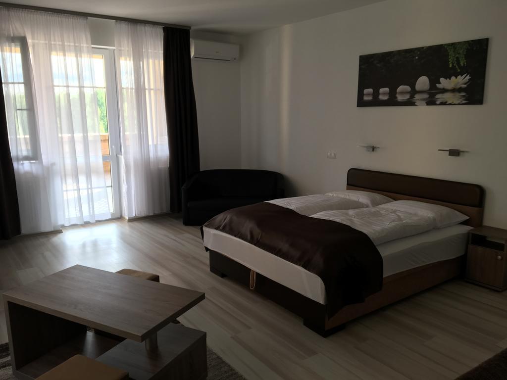 M&F Apartman Egerszalók Esterno foto